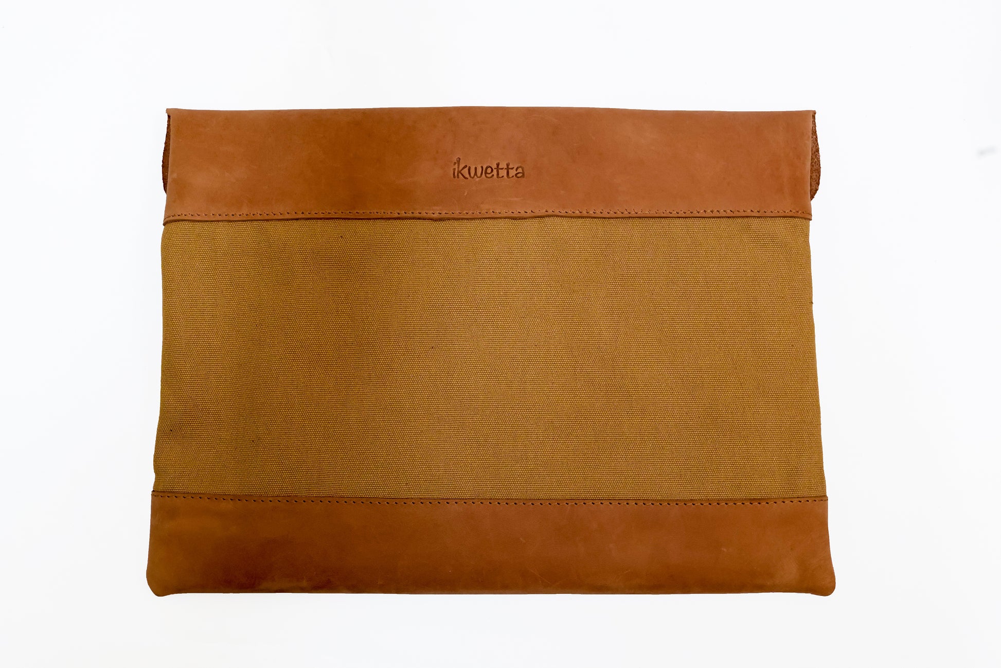 Gentleman's case in tan oil pull up leather and canvas