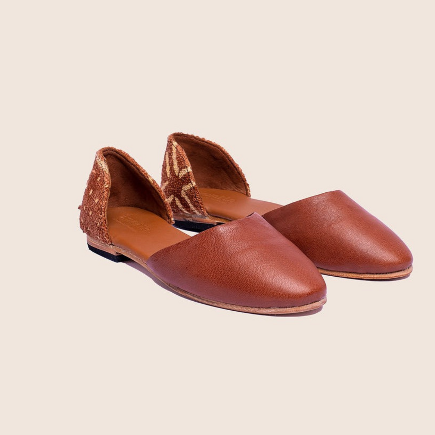Kendi shoes in dark tan smooth leather and brown mud cloth