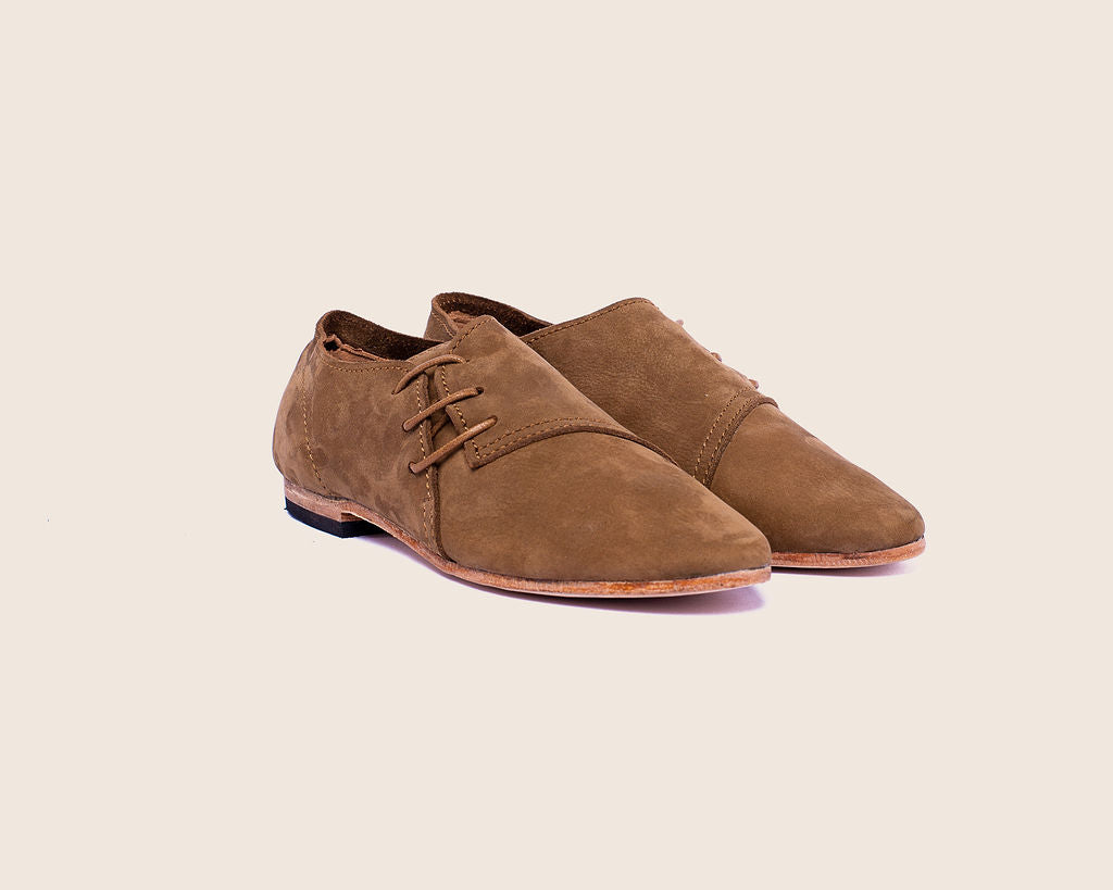 Bey shoes in caramel hunting suede