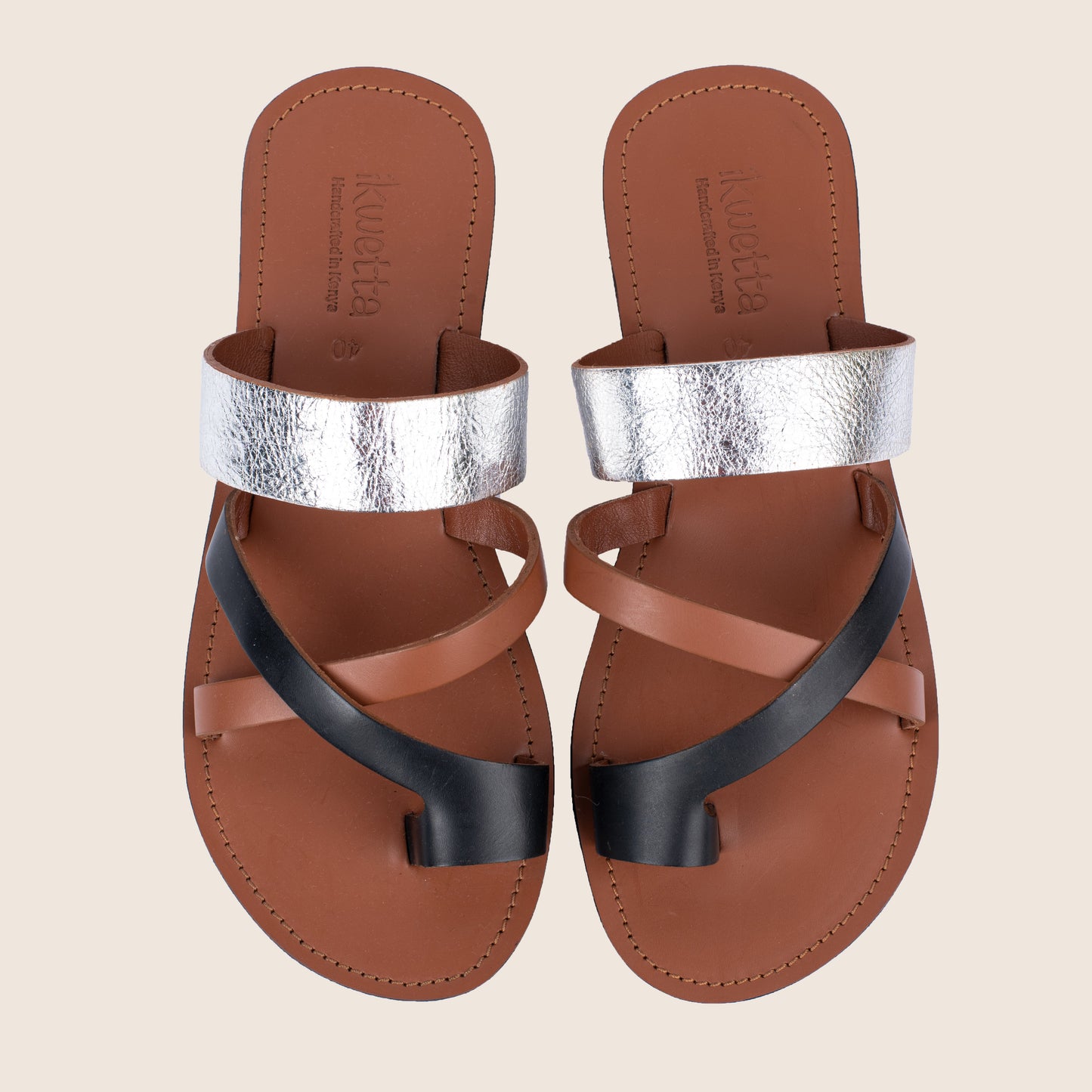 Toe cross sandals in luminate with caramel leather, darkblue and silver foil strap